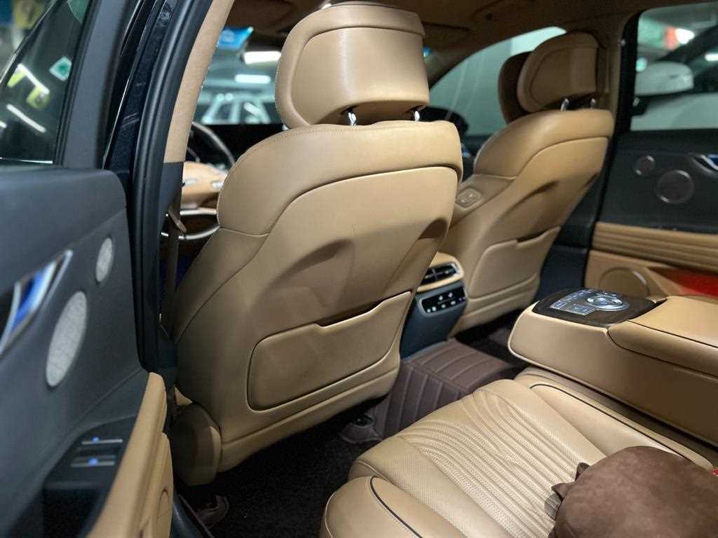 Genesis G80 - Vista 12