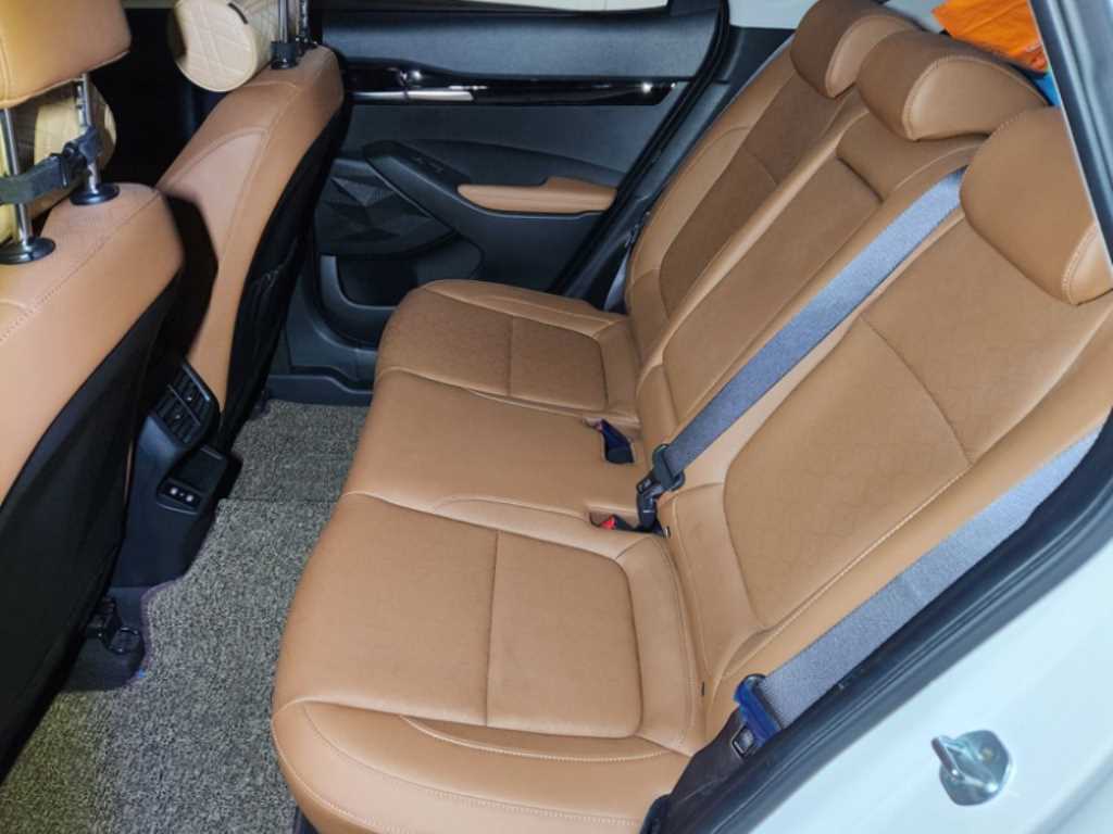 KIA Seltos - Vista 4