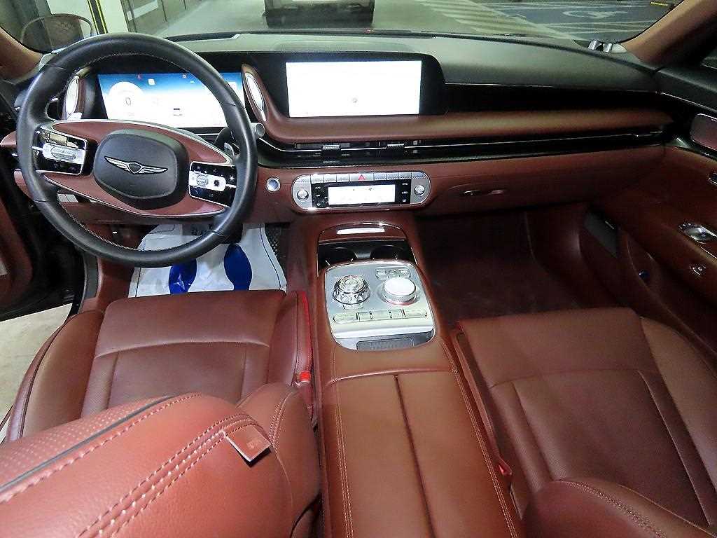 Genesis G90 - Vista 10