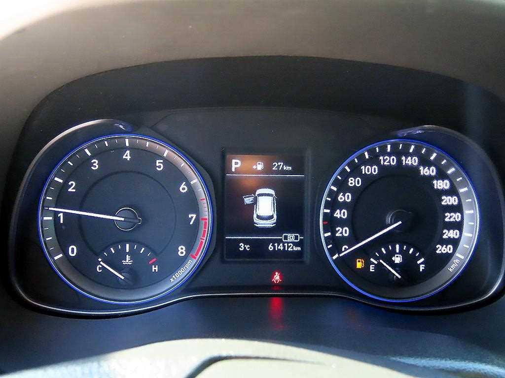 HYUNDAI Kona - Vista 8