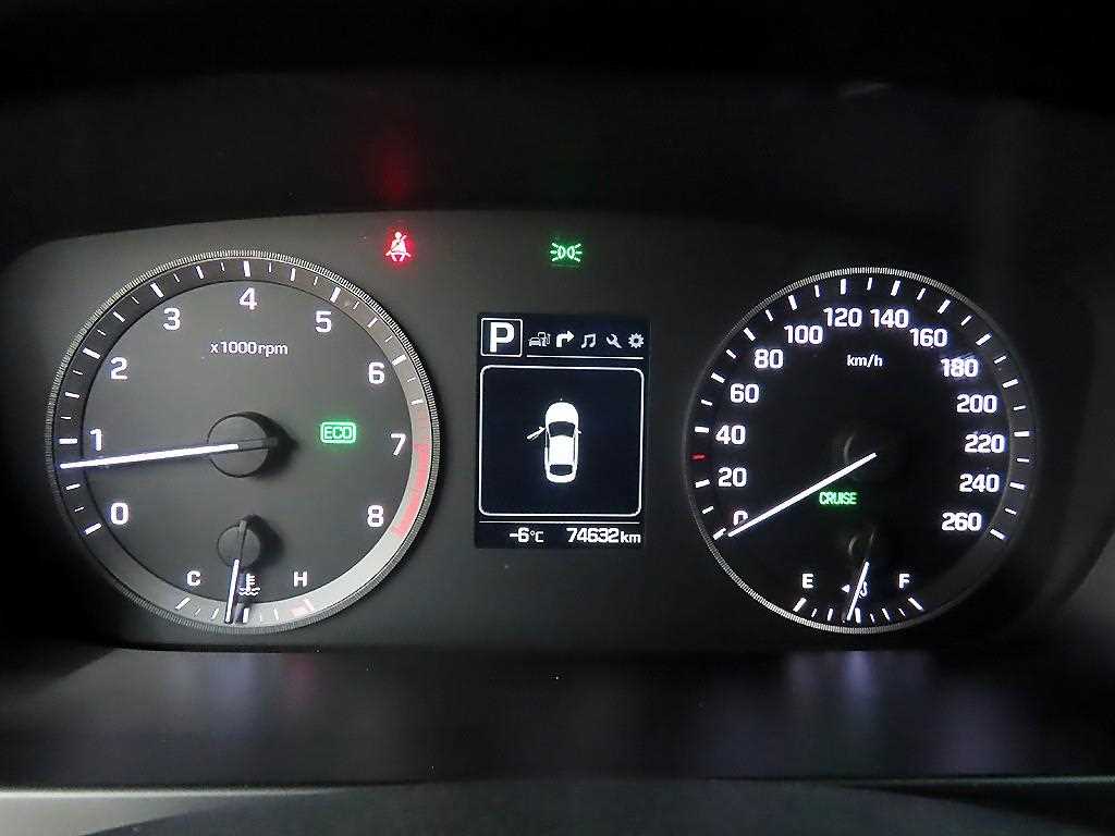 HYUNDAI Sonata - Vista 8