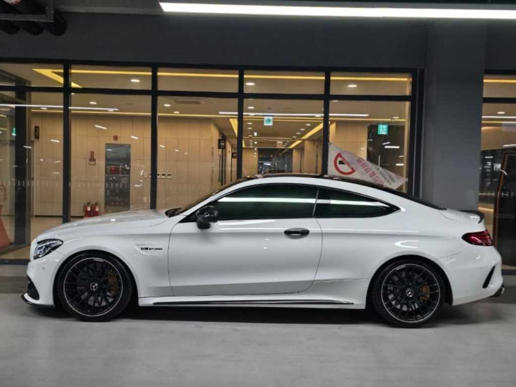 Mercedes Benz C Class - Vista 3