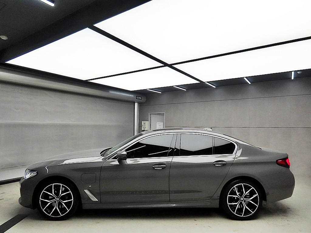 BMW 5 Series - Vista 4