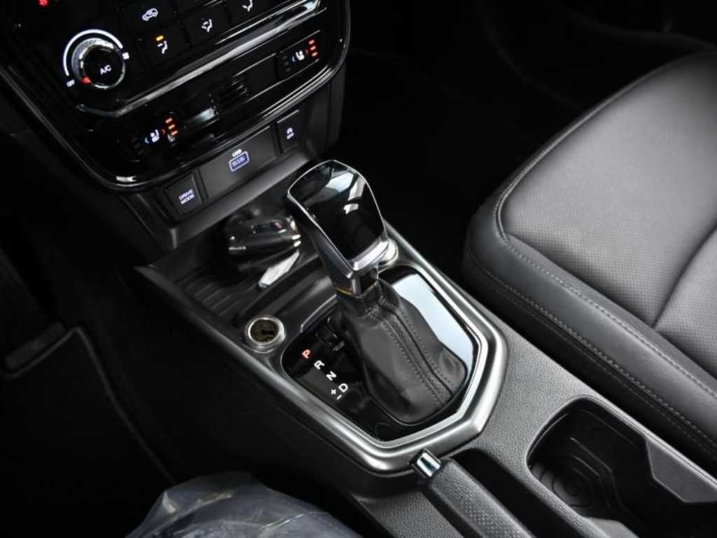 Ssangyong Tivoli - Vista 9