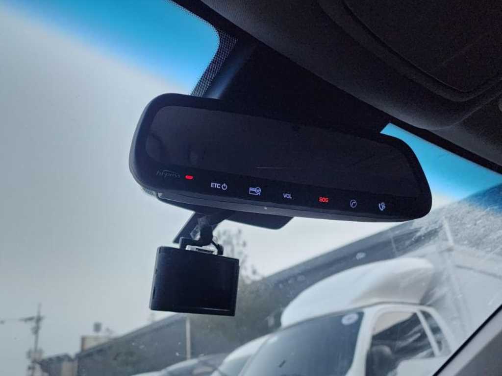 HYUNDAI Genesis - Vista 8