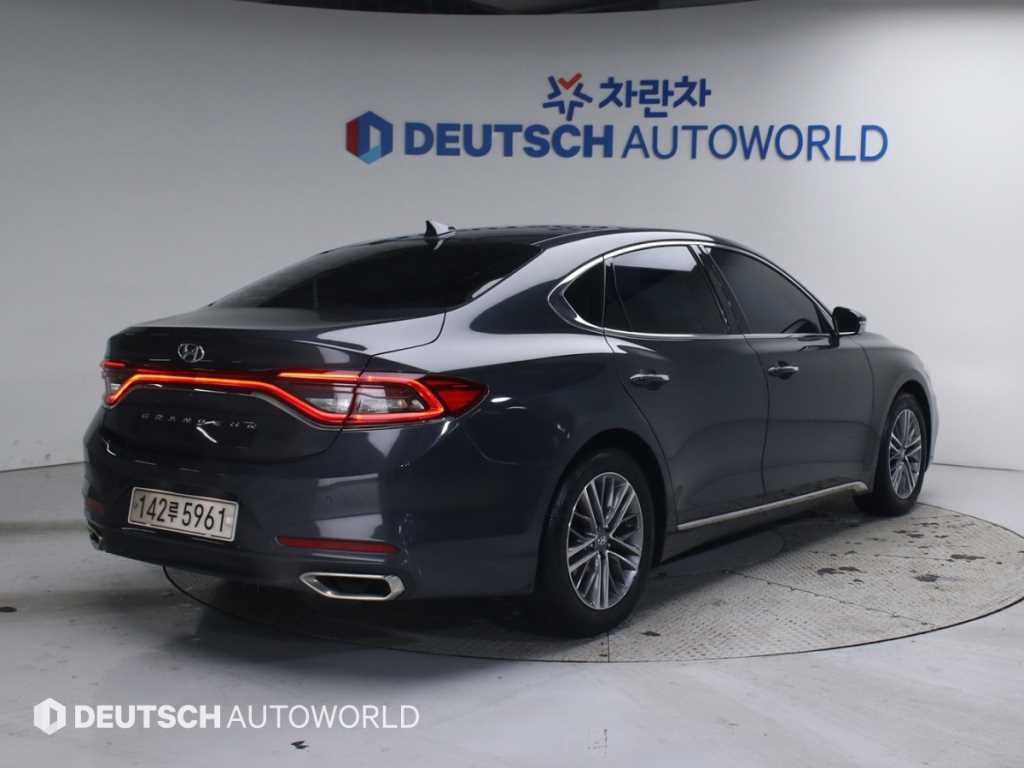 HYUNDAI Grandeur - Vista 4