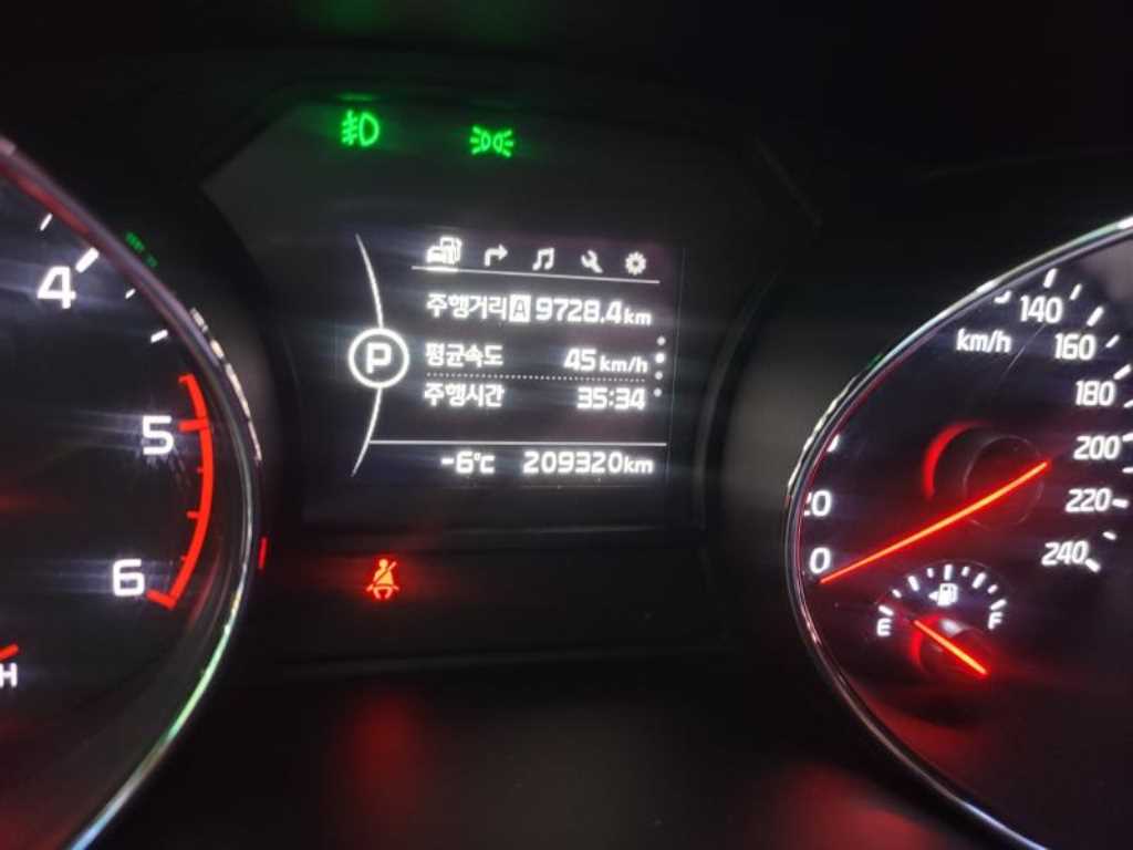 KIA Carnival - Vista 2