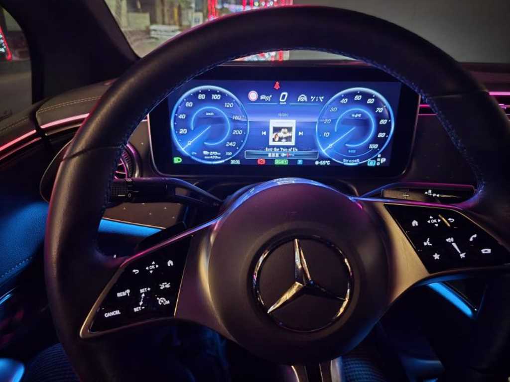 Mercedes Benz EQE - Vista 9