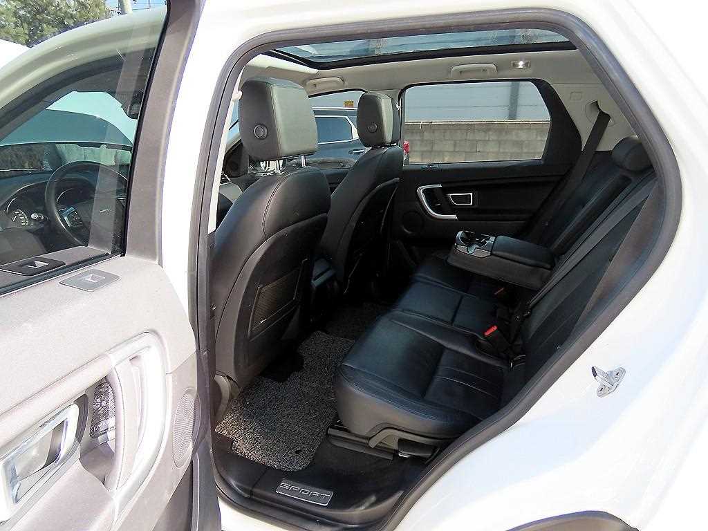 Land Rover Discovery Sports - Vista 6