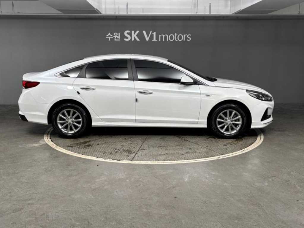 HYUNDAI Sonata - Vista 3