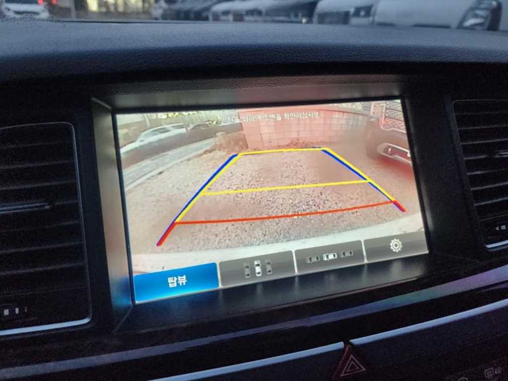 HYUNDAI Genesis - Vista 11