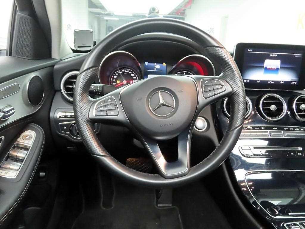 Mercedes Benz C Class - Vista 8