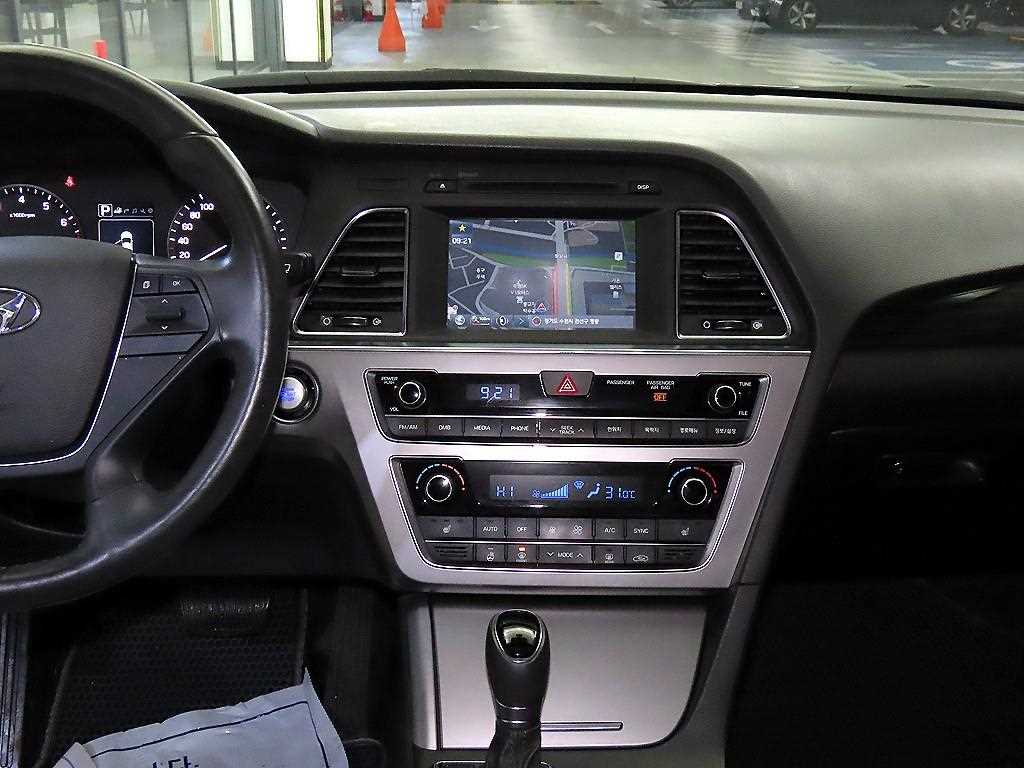 HYUNDAI Sonata - Vista 11