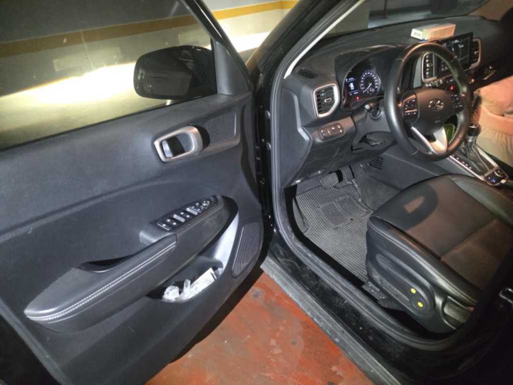 HYUNDAI Venue - Vista 6
