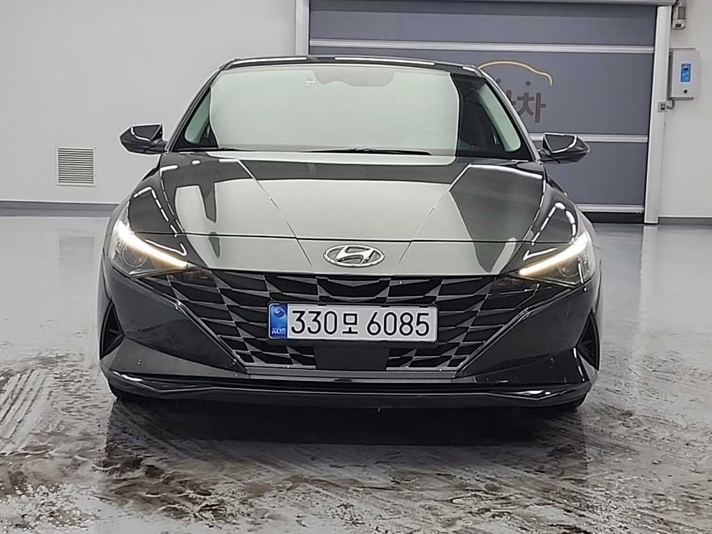 HYUNDAI Avante - Vista 2