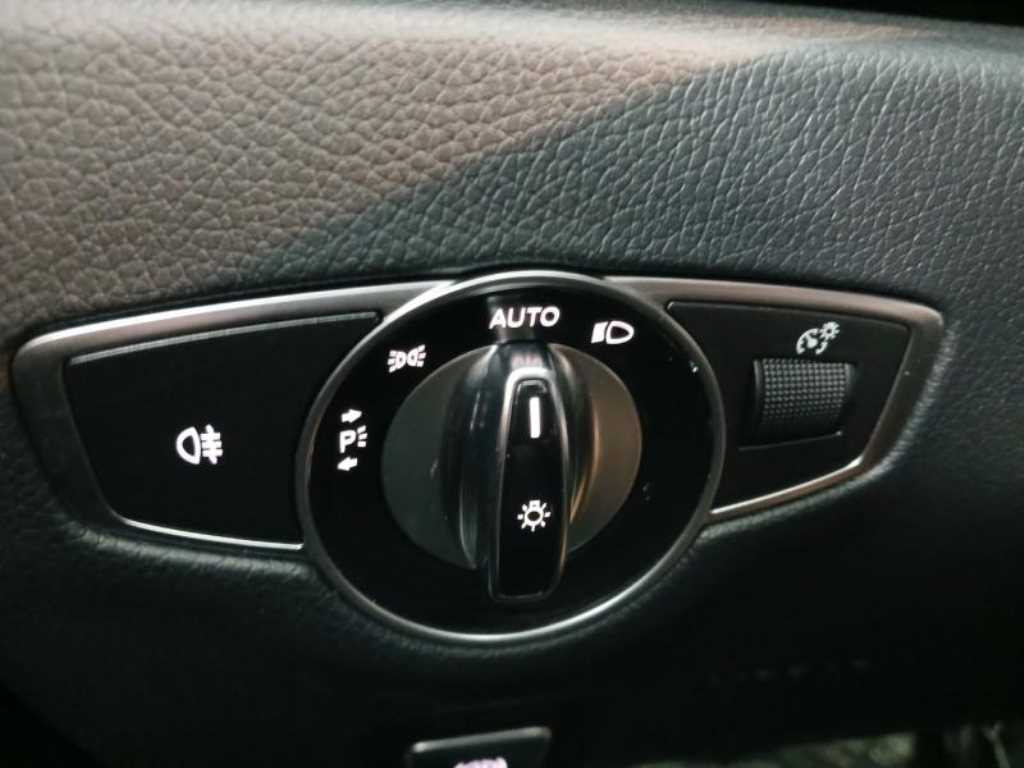 Mercedes Benz E class - Vista 9