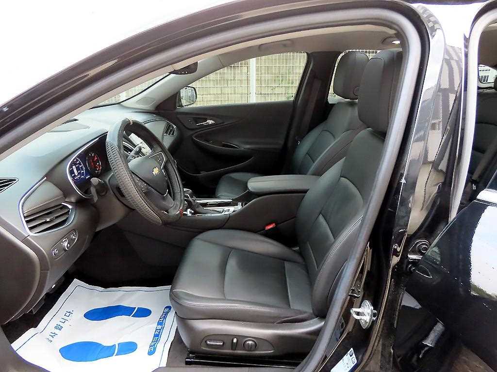 Chevrolet Malibu - Vista 5