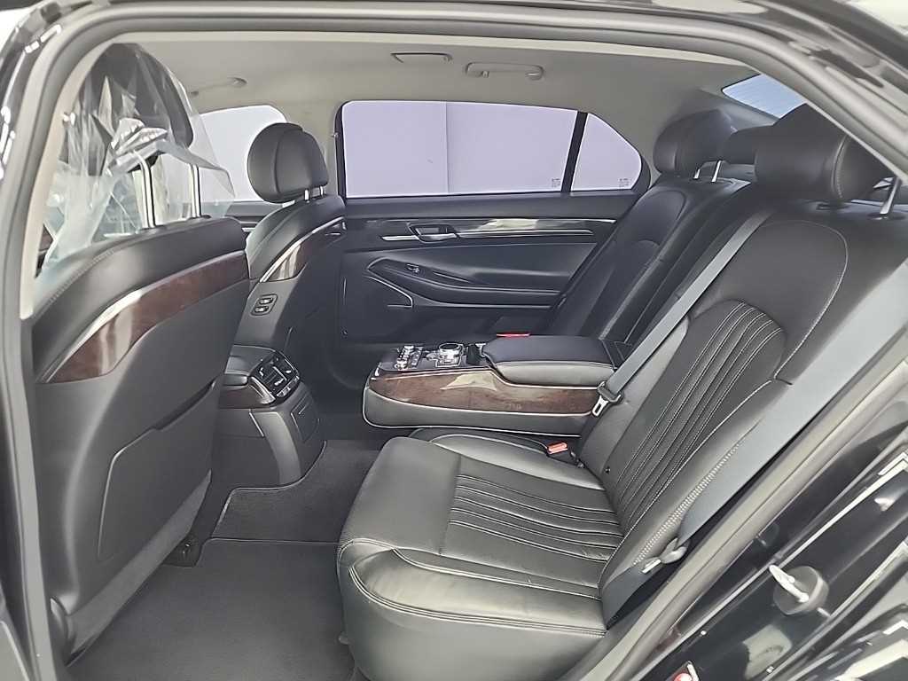 Genesis EQ900 - Vista 12