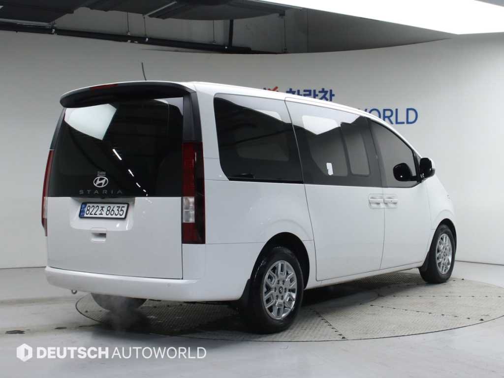HYUNDAI Staria - Vista 2