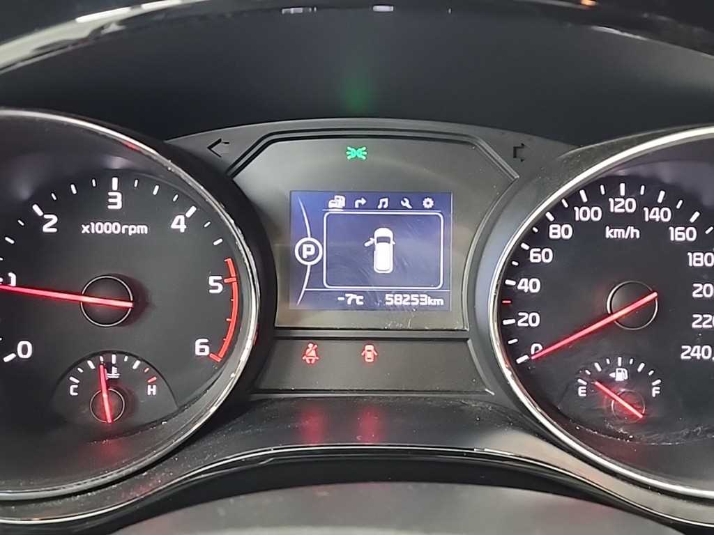 KIA Carnival - Vista 6