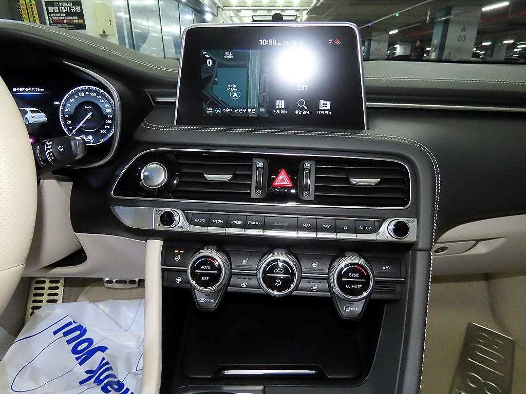 Genesis G70 - Vista 11