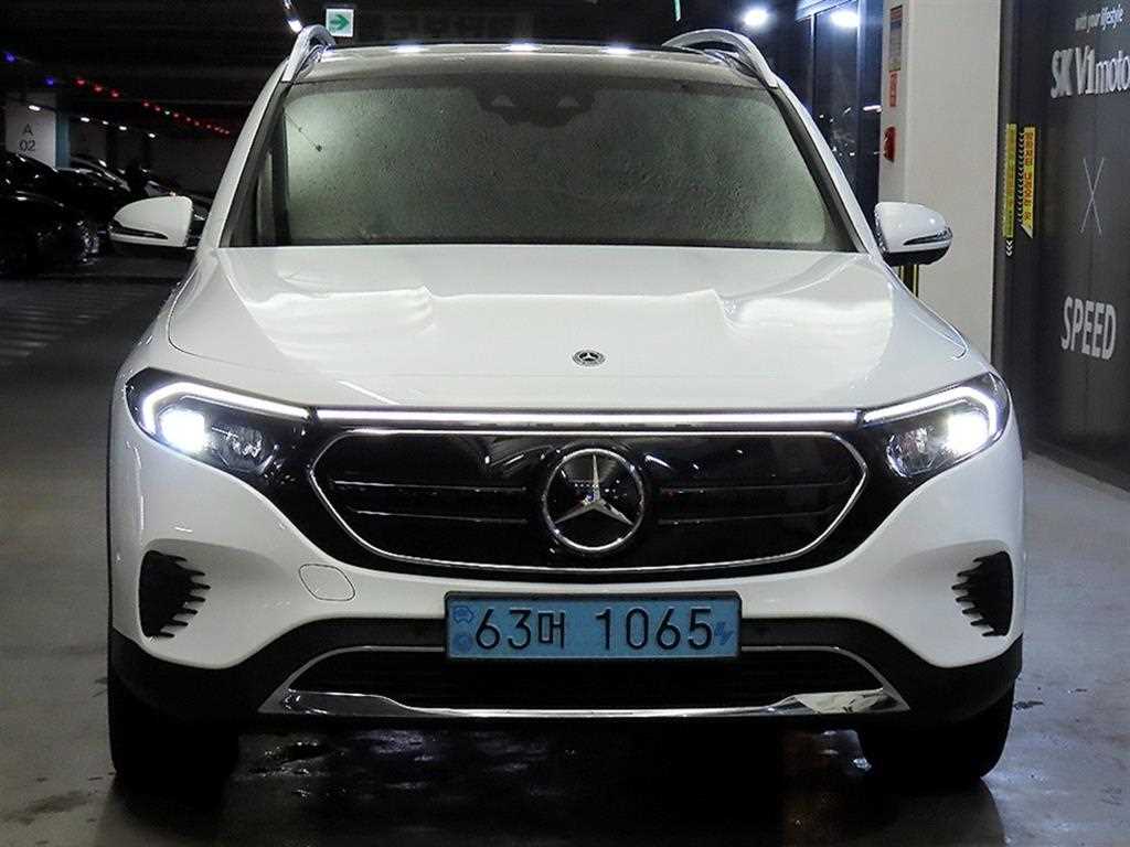 Mercedes Benz EQB - Vista 2