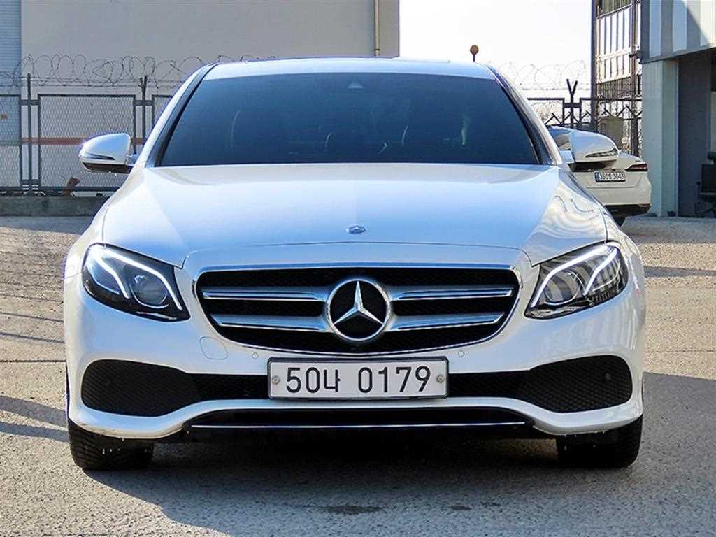 Mercedes Benz E class 2017 Blanco - Importación desde Corea - HF Imports Iquique - Foto 1