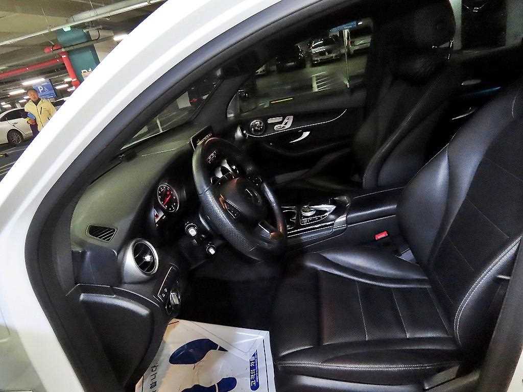 Mercedes Benz GLC Class - Vista 6