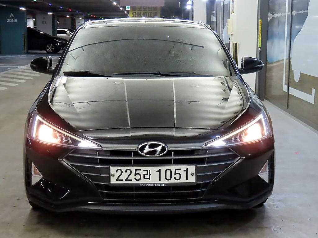 HYUNDAI Avante - Vista 2