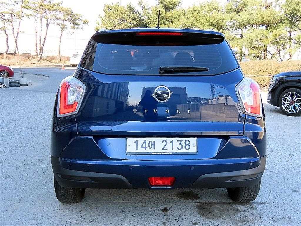 Ssangyong Tivoli - Vista 4