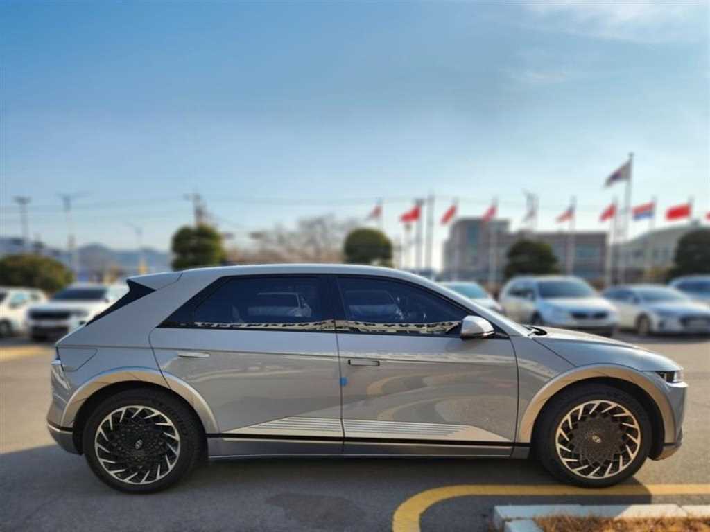 HYUNDAI Ioniq 5 - Vista 4