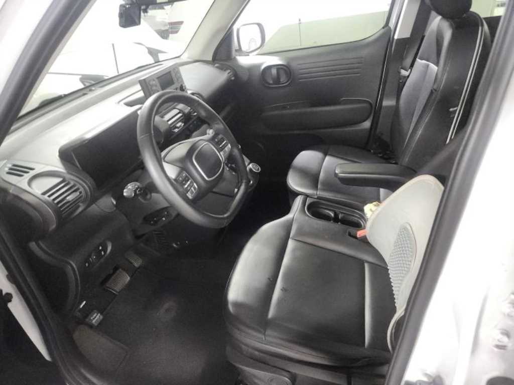 HYUNDAI Casper - Vista 8