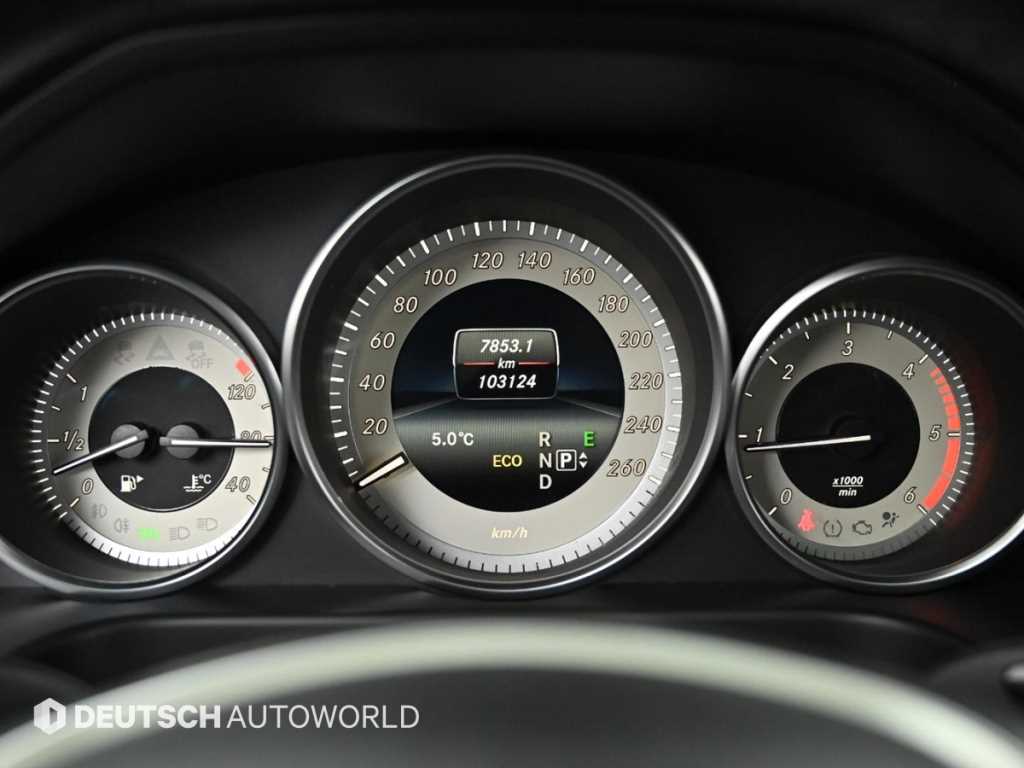 Mercedes Benz E class - Vista 8