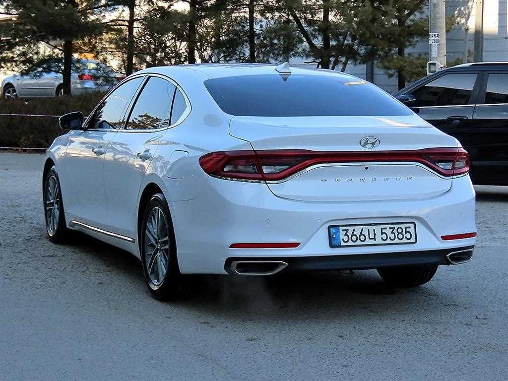 HYUNDAI Grandeur - Vista 3