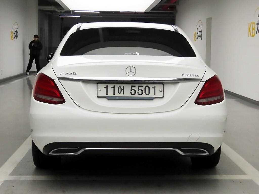 Mercedes Benz C Class - Vista 3