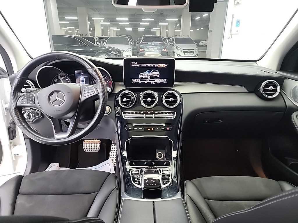 Mercedes Benz GLC Class - Vista 7
