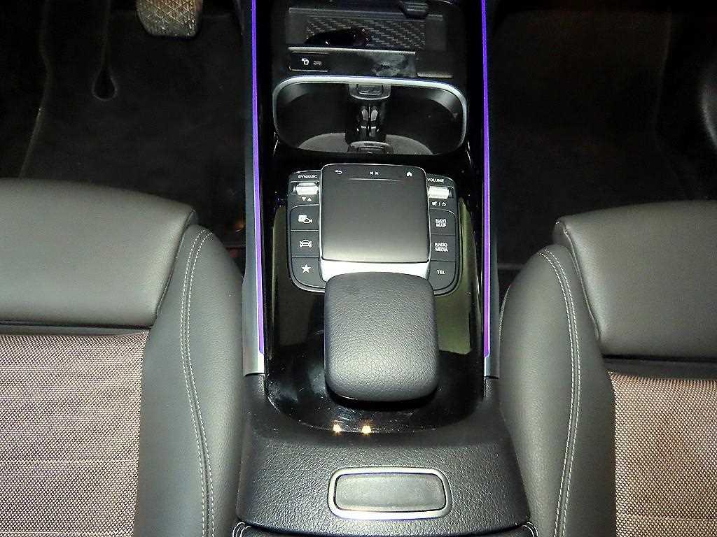 Mercedes Benz EQB - Vista 12