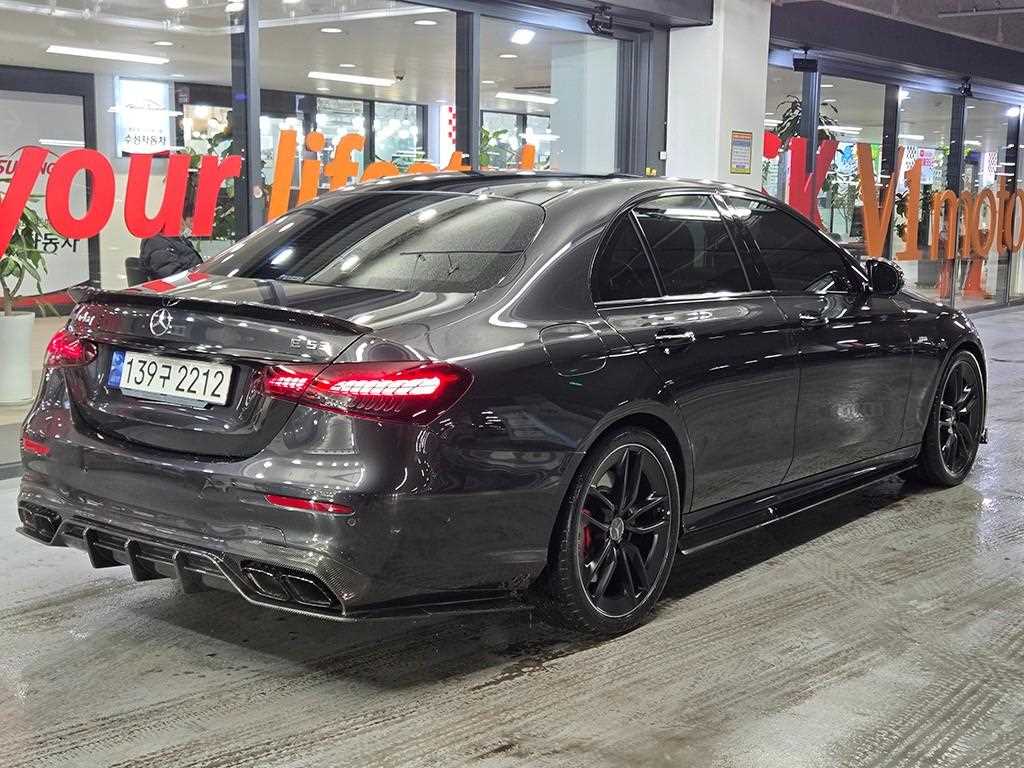 Mercedes Benz E class - Vista 4