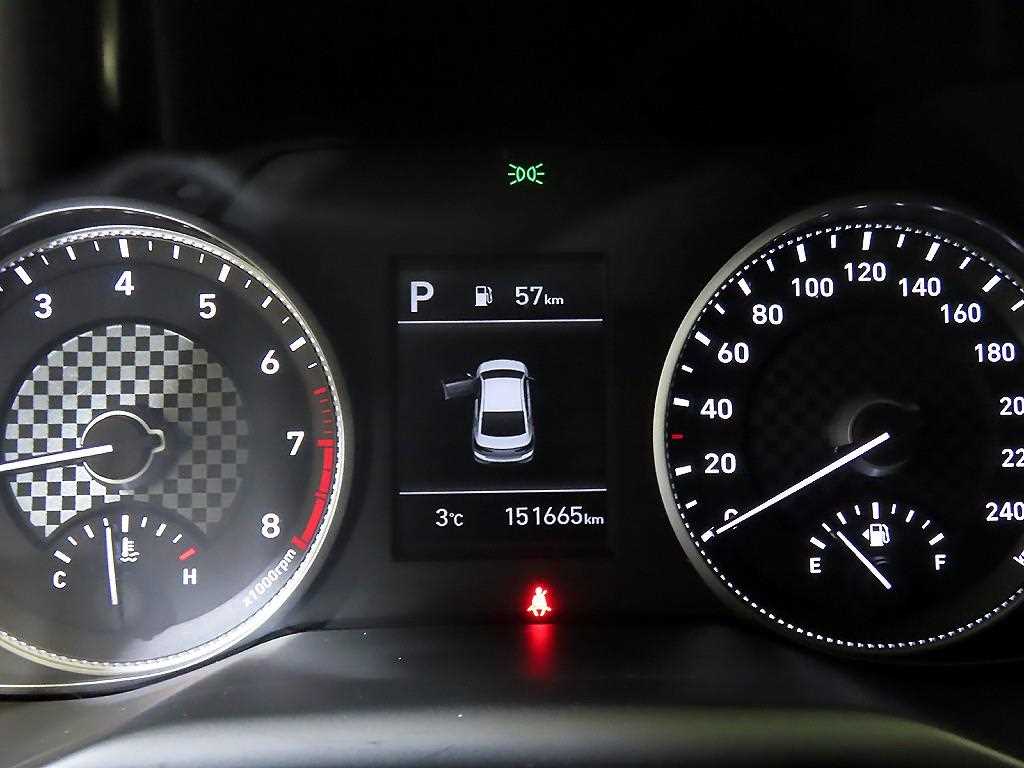 HYUNDAI Avante - Vista 9