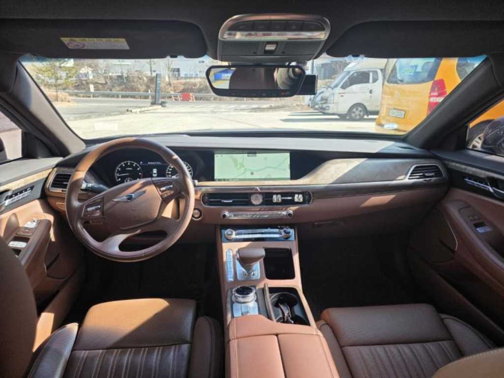 Genesis G90 - Vista 5