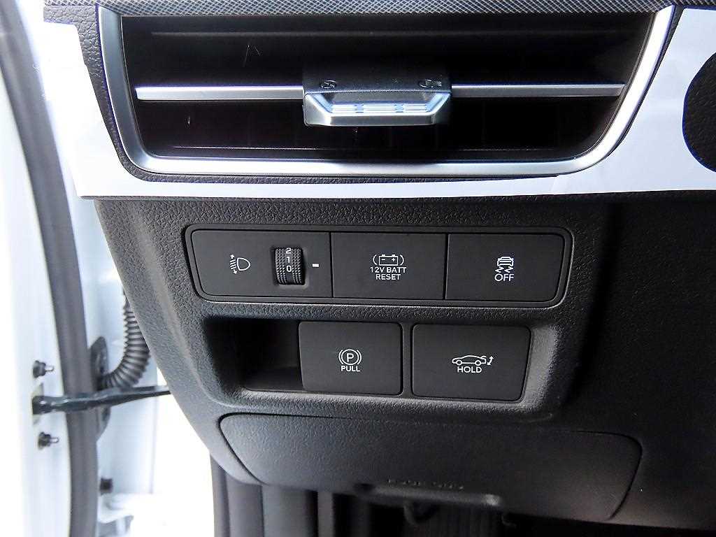 HYUNDAI Sonata - Vista 11