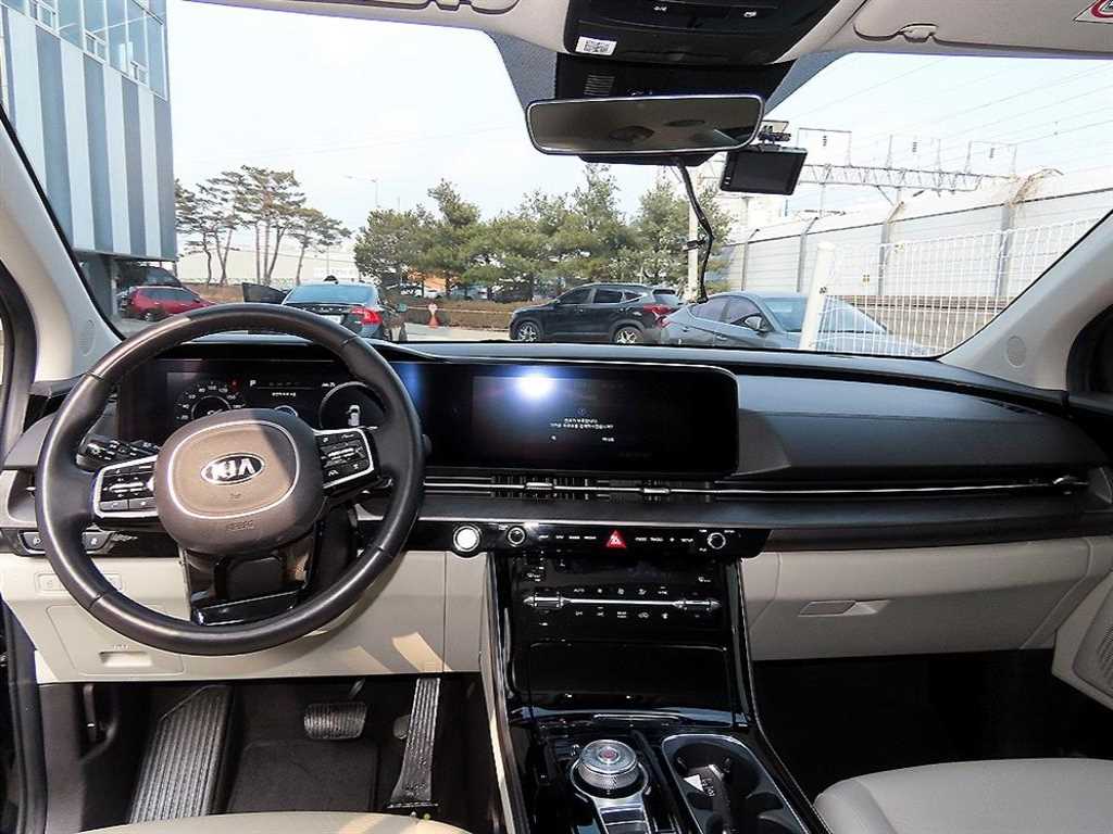 KIA Carnival - Vista 8