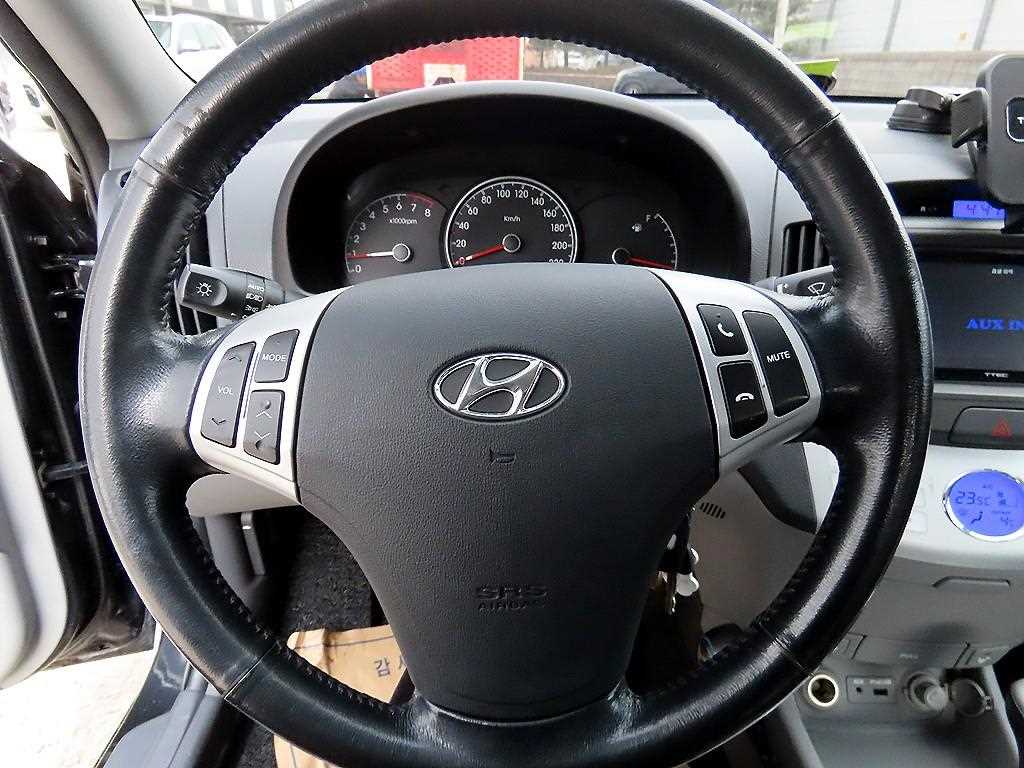 HYUNDAI Avante - Vista 8