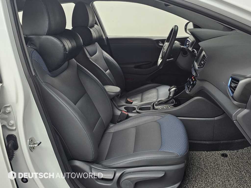 HYUNDAI Ioniq - Vista 10