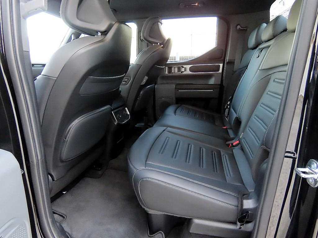 KIA Tasman - Vista 7