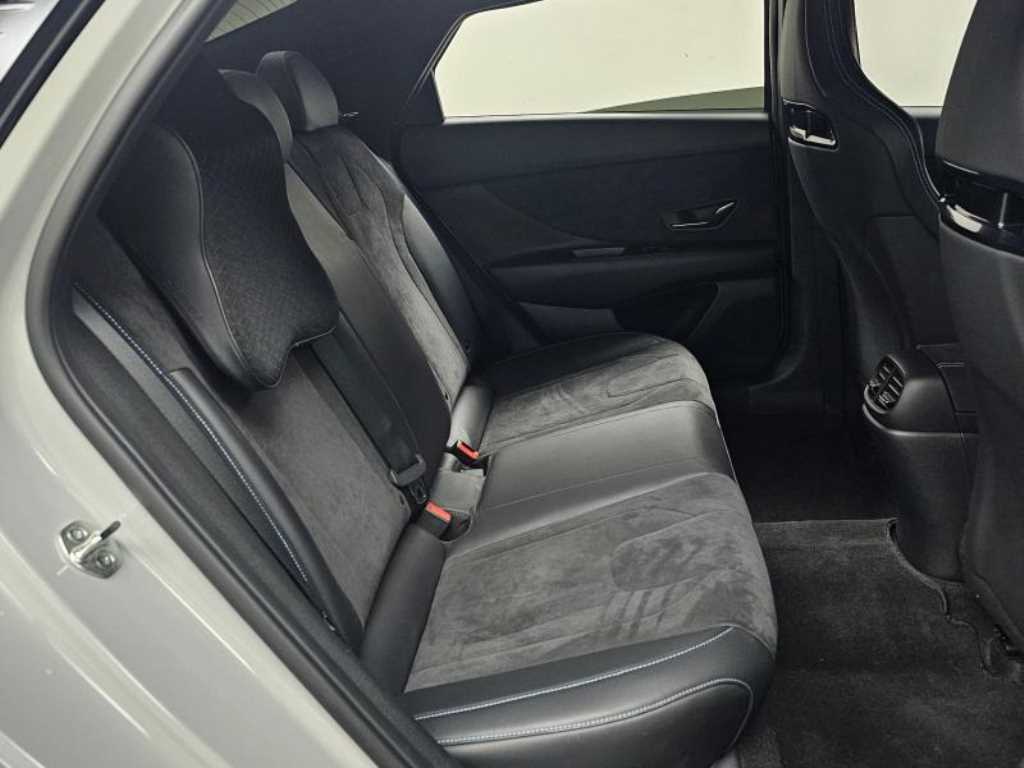 HYUNDAI Avante - Vista 12