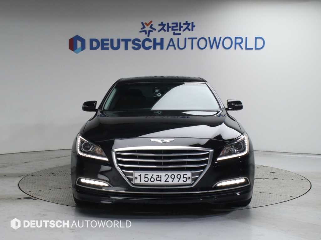 HYUNDAI Genesis - Vista 3