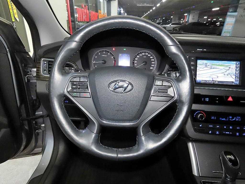 HYUNDAI Sonata - Vista 8