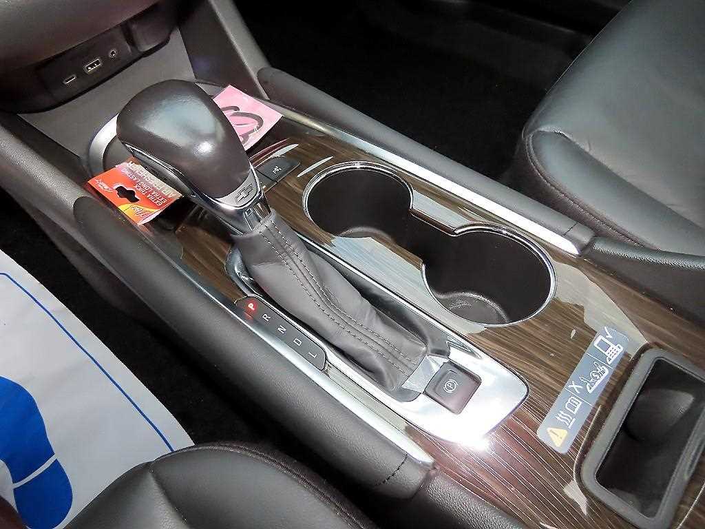 Chevrolet Malibu - Vista 10