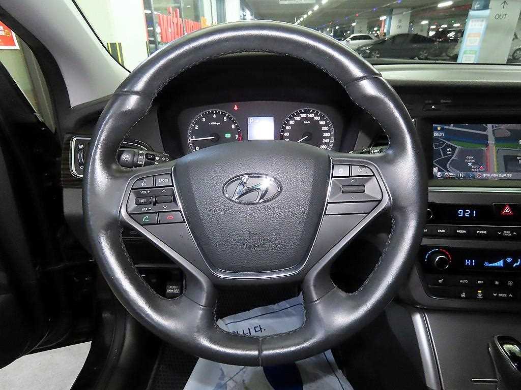 HYUNDAI Sonata - Vista 8